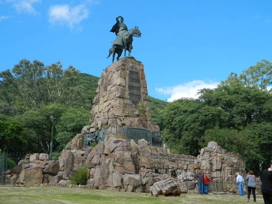 Av. Regimiento de Patricios 501